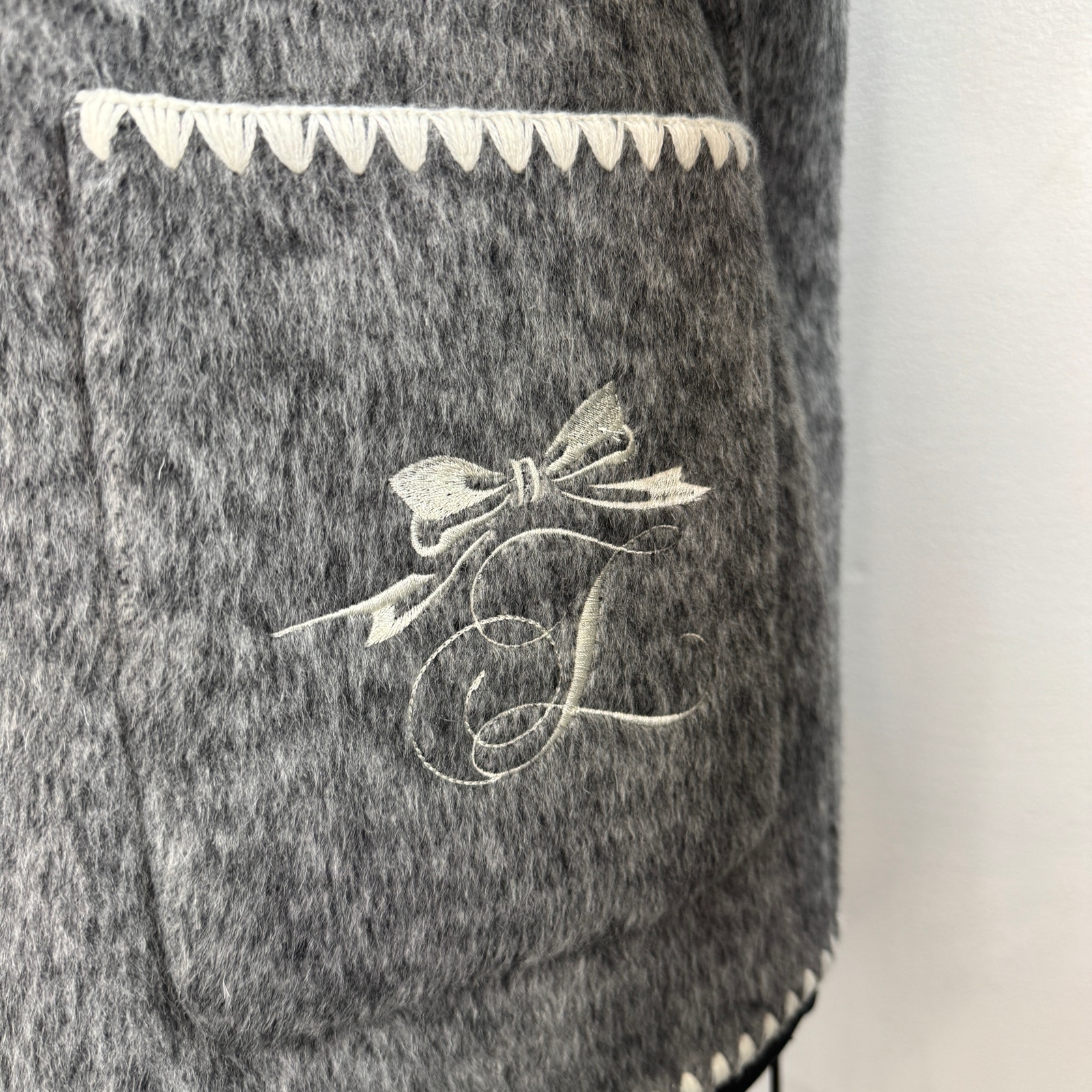 Lily Gray Boucl Wool Anti-Static Double-Faced Coat Wrap Scarf Size M Medium — image 5 of 8
